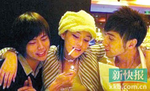 张馨予自曝曾拍床照否认坐台:照片中“客人”是发小