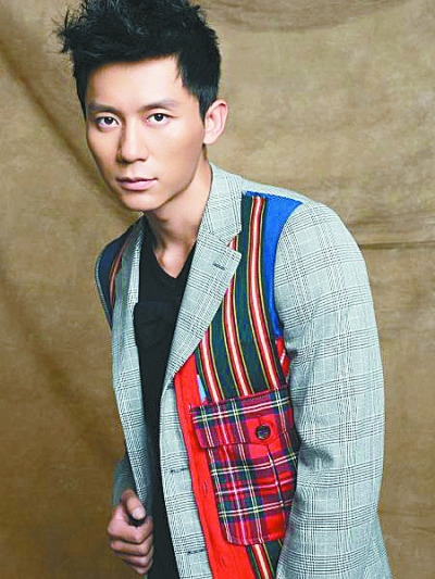 李晨上演“疯狂的石头”网上热卖从9.9元炒至99万