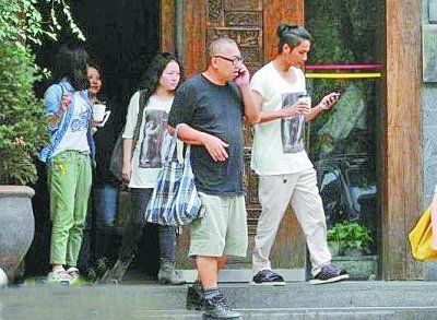 陈坤与神秘女穿情侣装聚餐紧密相随引猜疑(图)