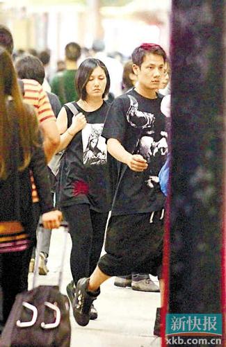 杨千嬅疑产后抑郁脾气失控与老公当街吵架