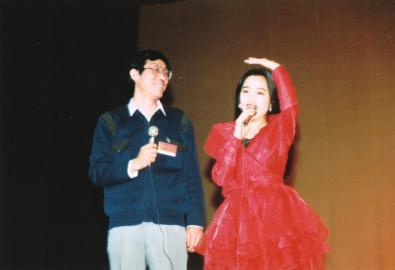 杨钰莹师生恩断12年主动问好恩师曾状告其老东家