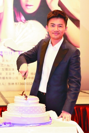 苏有朋谈恋爱靠感觉:年纪越大就越重要没有不婚