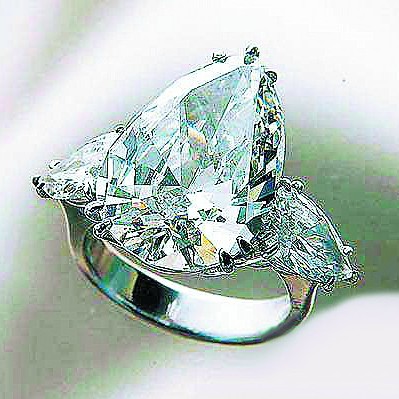 郭晶晶“光棍节”结婚钻戒曝光价值11万英镑(图)