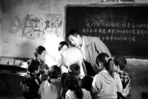 王志飞苦等25年演组织部长为求真实喊哑嗓子(图)