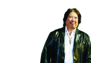 曝洪金宝与年轻女性出入酒店隔月相聚免相思之苦