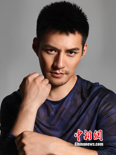 铁血男儿严宽写真曝光 犀利眼神展型男魅力(图)(2)-中新网