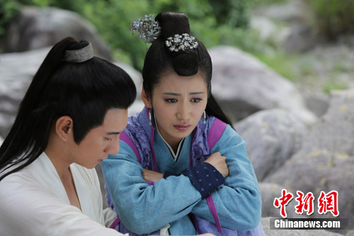 郭珍霓新白发魔女传痴情片场演员逗乐气氛好