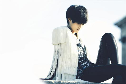 李宇春谈偶像韩寒挺疯狂林夕很敏感像孩子