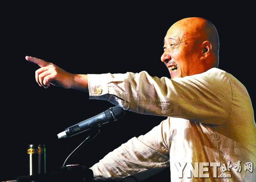 陈佩斯回忆演喜剧辛酸:大家看我光脚被硌大笑(图)