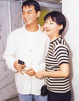 哥哥暴毙惠英红赶往认尸证实惠天赐减肥致死(图)