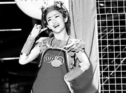 谢娜扮“小龙人”被批雷人网友吐槽:毁我童年(图)
