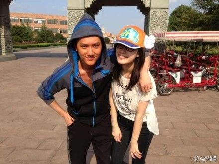 冯绍峰庆生秀情侣照倪妮扮阿拉蕾萌趣可爱(图)