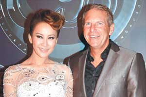 李玟否认遇小三主动提离婚称传言“蛮好笑”