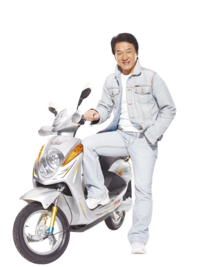 成龙新片演内地警察赴刑侦大队体验生活