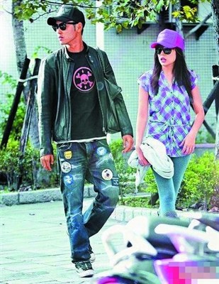 许玮宁承认与阮经天同居:婚前试婚很有必要(图)