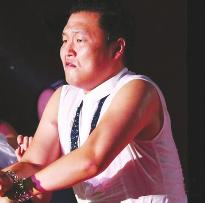 鸟叔与周星驰黄金女配角“撞脸”被调侃是双胞胎