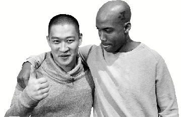 曹云金拒透露春晚节目内容与马布里勾肩搭背(图)