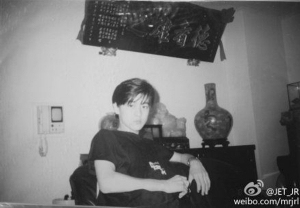 林志颖15岁嫩照曝光眼神忧郁又清澈(图)
