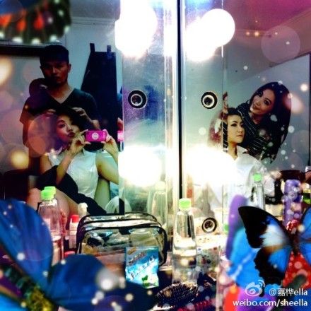 SHE后台搞怪自拍Selina丰满获封“圆帅”(图)