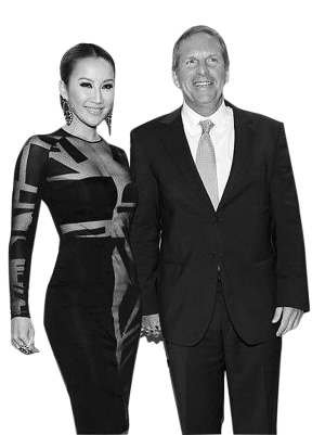 李玟对婚变传闻不怒反笑穿透视裙紧贴老公(图)