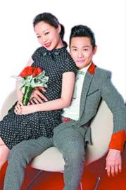 杜德伟甜蜜婚照曝光称婚后要玩暂不考虑造人(图)