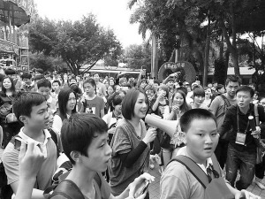 杨千嬅产后首复出积极瘦身锻炼精神状态佳