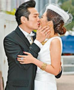 杜德伟结婚与新娘热吻1分钟将赴夏威夷度蜜月