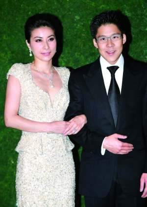 “晶刚”世纪婚礼收官郭晶晶尽展豪门阔太风范(图)
