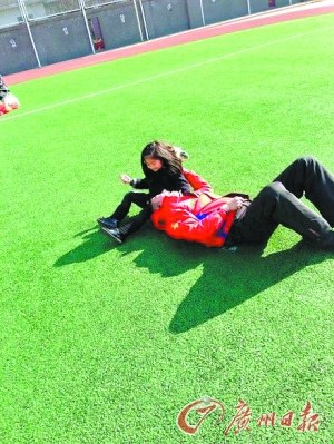 文章爱女首曝正面照长相可爱酷似马伊琍(图)