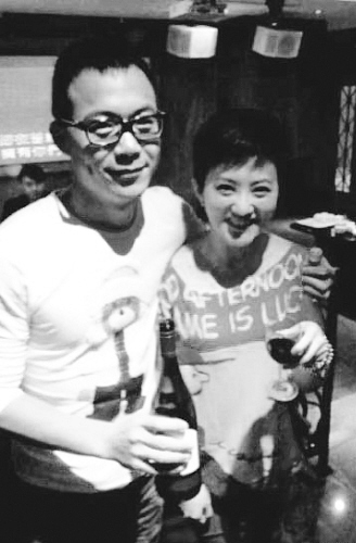 绯闻男友搂金铭入怀甜蜜庆生2人恋情似升温 图 中新网