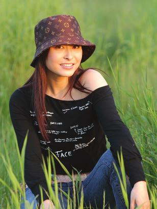 女主播舒高宣布将结婚生日时获男友跪地求婚(图)