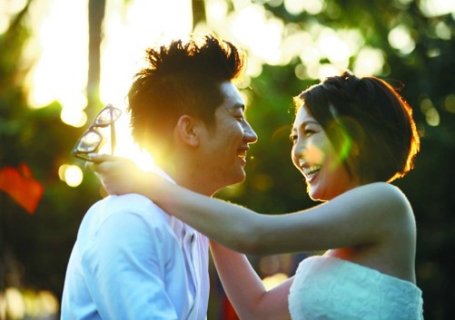 金志文与大S婚礼地点相同提前到达拍沙滩婚照