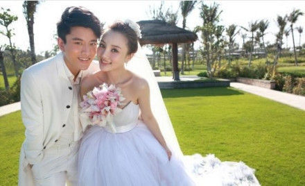 李小璐感恩节发当妈感言:艰巨又甜蜜的任务(图)