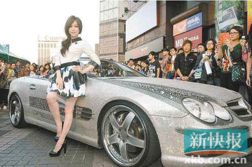 王心凌不敢收中年男粉丝大礼欲归还10万钻戒(图)