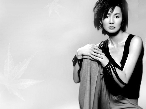 48岁张曼玉欲息影当歌手舞台上动感诠释新曲