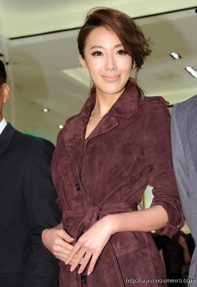 隋棠失联疑疗情伤经纪人喊:不要再逼她