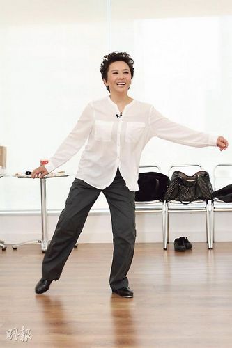 Ҷ�������̤�����ع⴩���ɰ׳��������ᣨͼ��