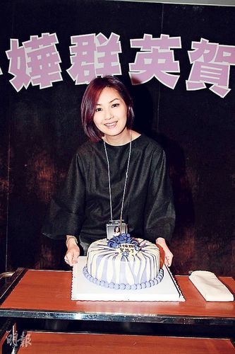 杨千嬅与粉丝聚会被催再生个宝宝