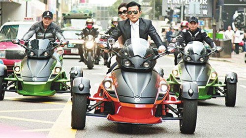 �����˻Ƴ���Ȣ�޿���Ħ���νֳ����������鳵��