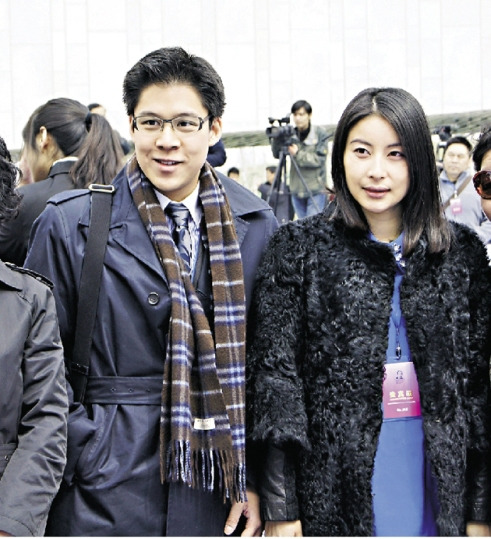 郭晶晶陪霍启刚出席活动身材圆润惹怀孕揣测(图)