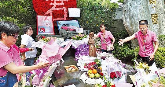 邓丽君逝世18年歌迷缅怀王菲感谢偶像“曾经来过”