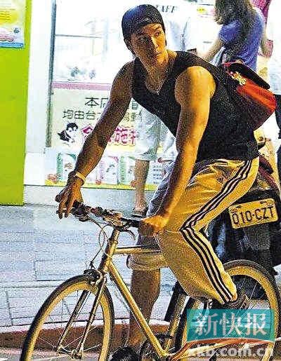 锦荣蔡依林疑试婚同居男方午夜赴女方香闺(图)