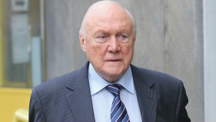 BBC前主持人因性侵女童被判刑18年间14次犯案