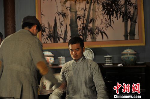 陈龙加盟于正新剧留胡子展沉稳持重气质(图)