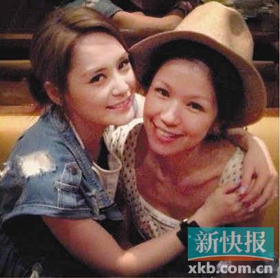 阿娇晒摇滚造型照头发染黄色痞气十足(图)