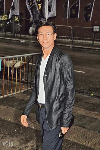 刘家良大弟子郑少秋难舍恩师将舞旗送最后一程