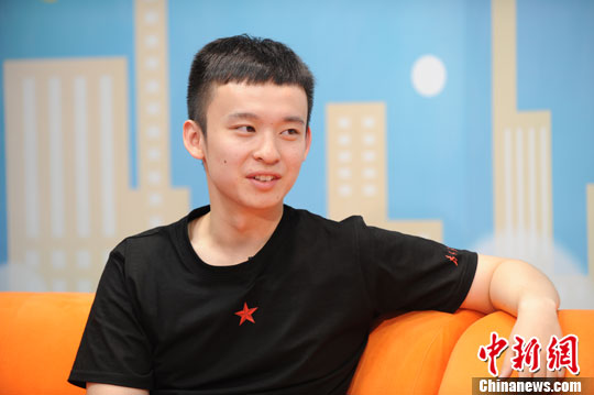 董子健称为女孩跳楼太傻自曝不喜欢胸大无脑
