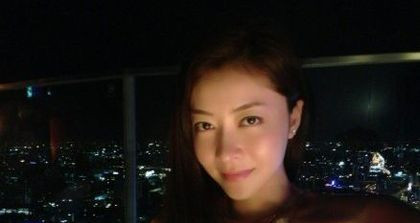熊黛林被曝身价下降晒爱犬照一笑置之(图)