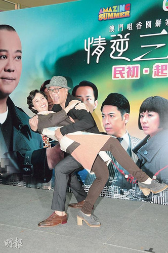 关咏荷生女前两度小产追生宝宝顺其自然(图)