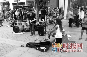 �������ھ���������ͷ����֪���ˣ����������Ȧ